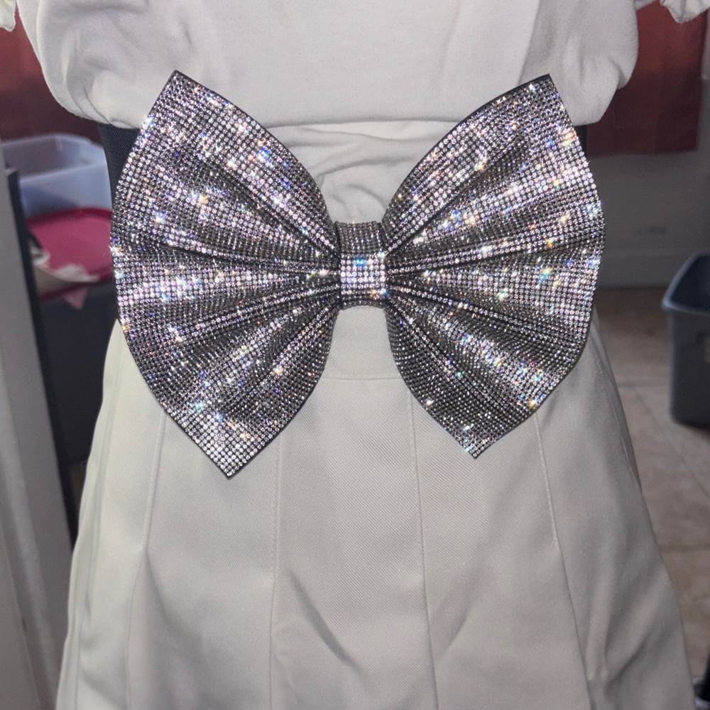 Sparkling Silver Bow Belt